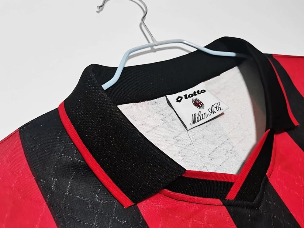 1995/96 season AC Milan Home Retro kraagdetail